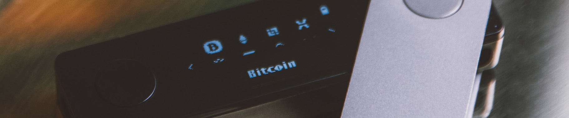 Nano X vs Nano S Plus | © Copyright Ledger 2025 Nano X Versus